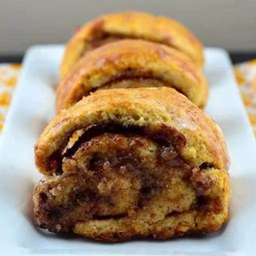 BisQuickie Cinnamon Rolls