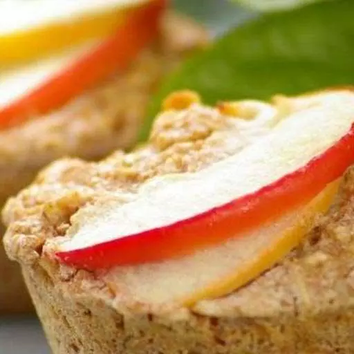 Healthy Low Fat Apple and Oatmeal Muffins