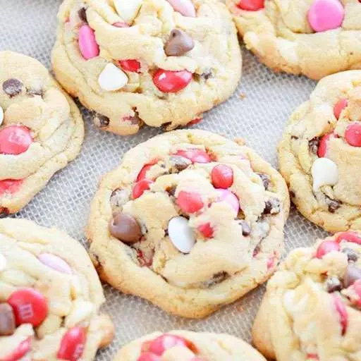 Soft Batch M&M Chocolate Chip Pudding Cookies