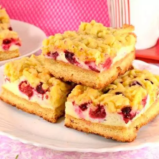 Песочный пирог с ягодами