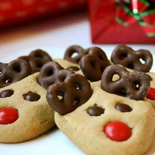 Peanut Butter Pretzel Reindeer Cookies