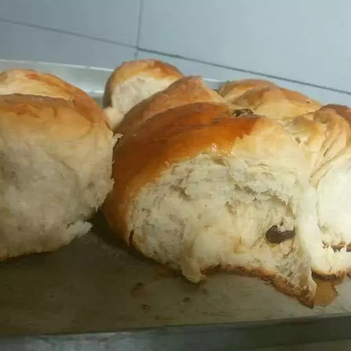 Raisin Buns/dinner Rolls