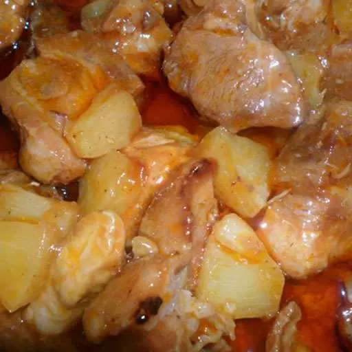 Свинина з ананасом