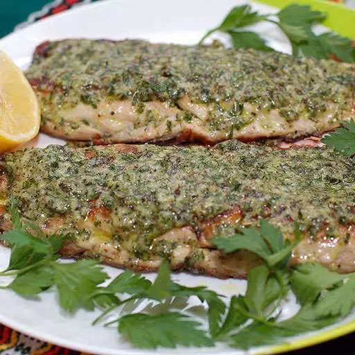 Скумбрия под чесночным соусом