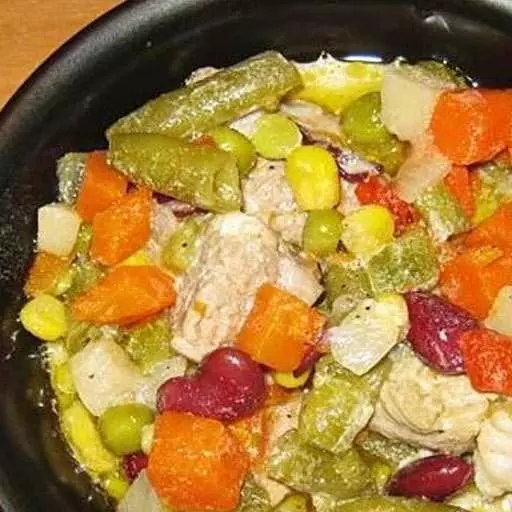 Свинина з овочами