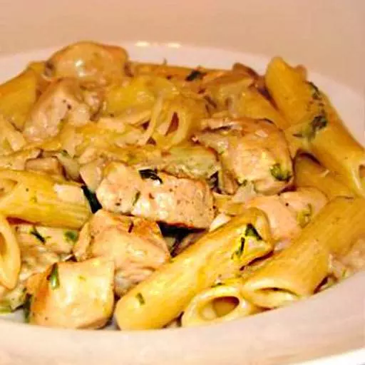 Макарони з куркою