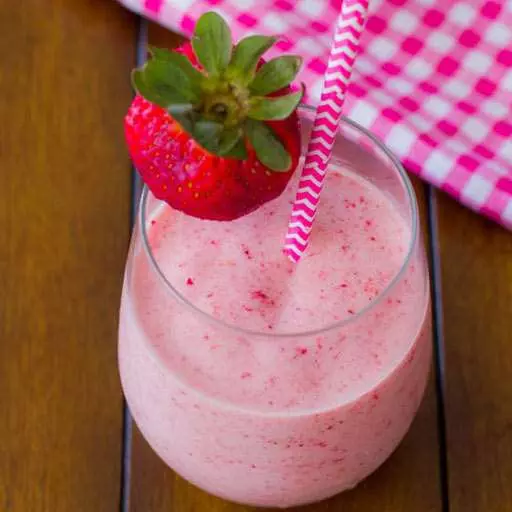 Skinny Strawberry Milkshake