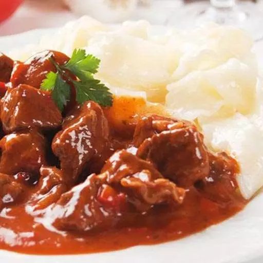 Яловичий гуляш Ніжний