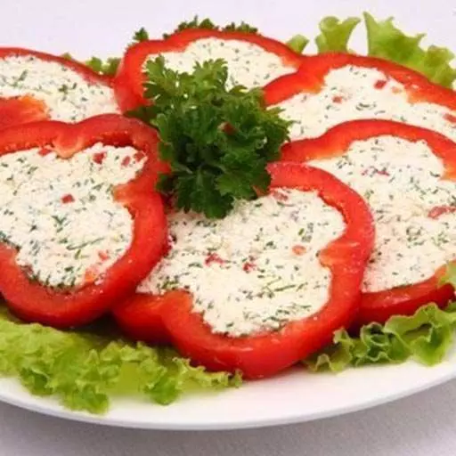 Перці, фаршировані сиром