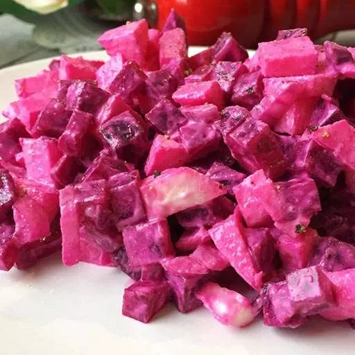 Салат з буряком та яблуками