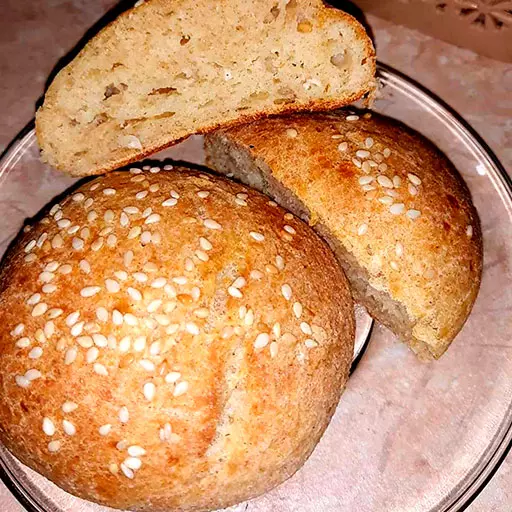 Цілісно зернові булочки