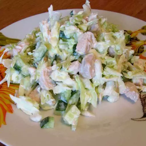 Капустяний салат з курячою грудкою