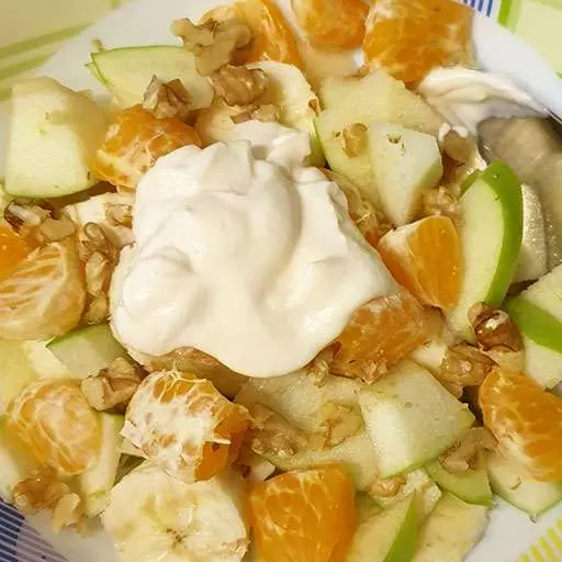 Фруктовий салат з мандаринами