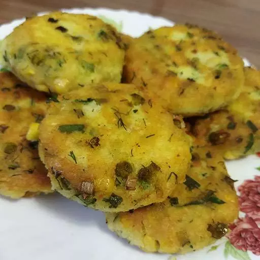 Картопляні котлети з овочами