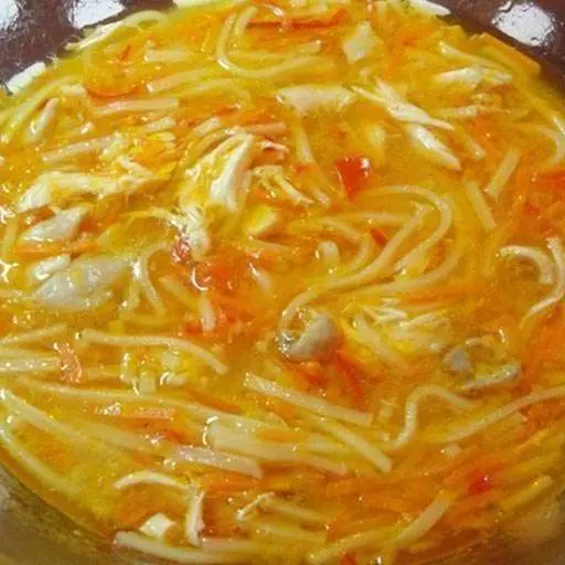 Оранжевый супчик с яичной лапшой