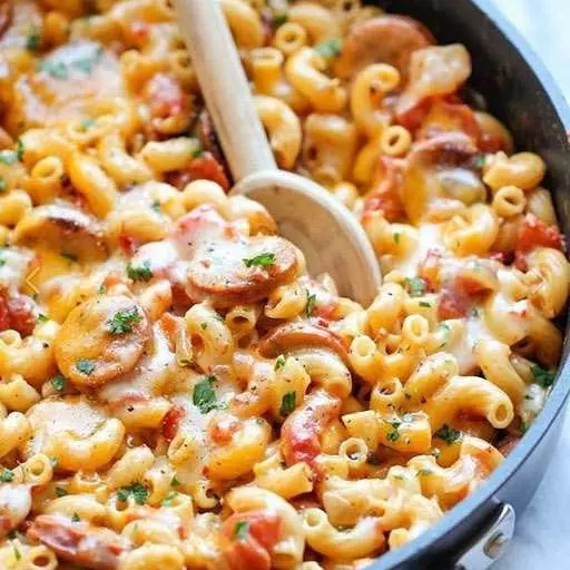 Макарони з ковбасою