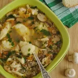 Гречневый суп с грибами и картофельными клецками