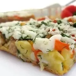 Открытый пирог с курицей и болгарским перцем