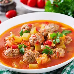 Томатный суп с фрикадельками