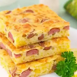 Пирог с сыром и сосисками