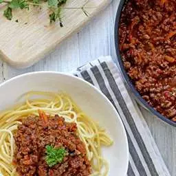 Super Simple Spaghetti Bolegnese