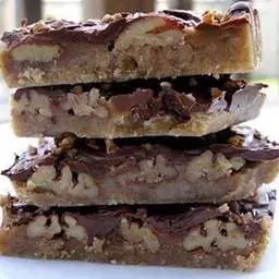 Turtle Cookie Bars