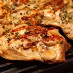 Quick and Easy Honey Glazed Chicken Thighs