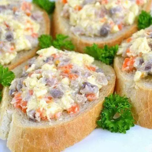 Закуска из селедки и плавленого сыра