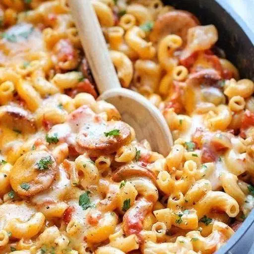 Макарони з ковбасою