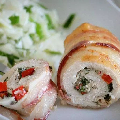 Курячі рулетики в беконі