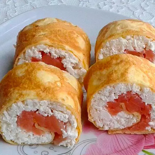 Яєчні роли з сиром та рибкою