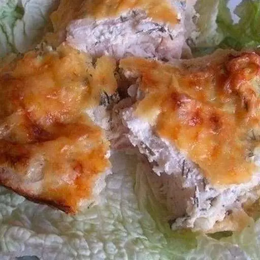 Риба, запечена в сметані