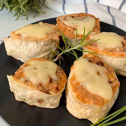 Рулетики из лаваша с курицей