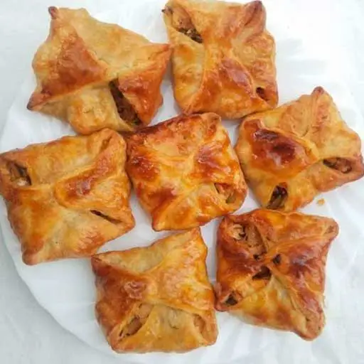 Слойки з грибами та сиром