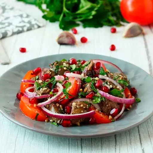 Куриная печень с овощами