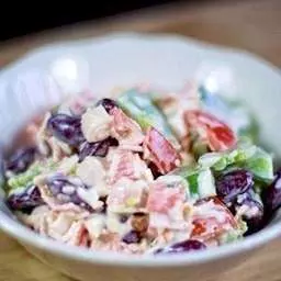 Салат з крабовими паличками та квасолею