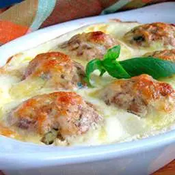 Куриные шарики в сливочном соусе