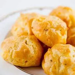 Профитроли сырные