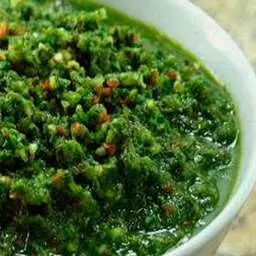 Зелёная аджика с орехами