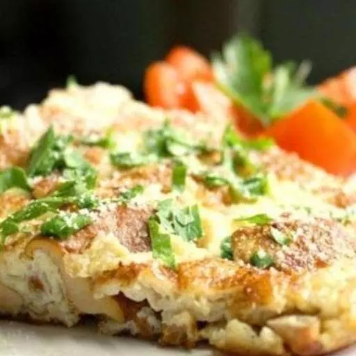 Фріттата з куркою та овочами