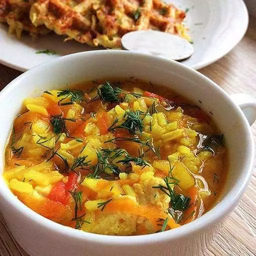 Рисовый суп с овощами