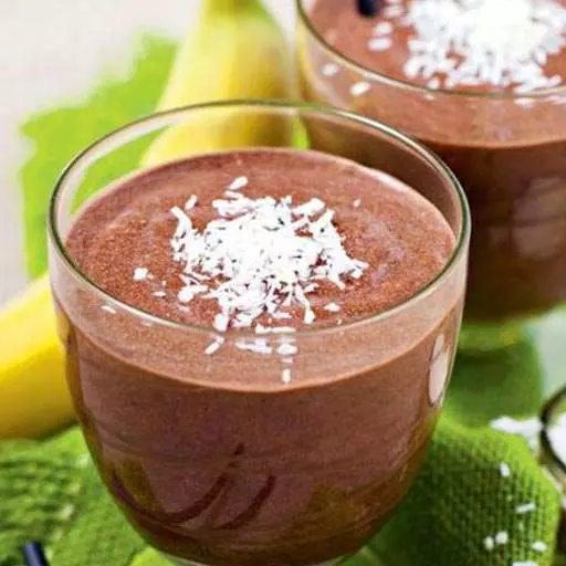 Шоколадный смузи с бананом и кокосовым молоком