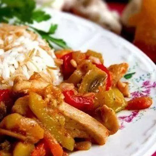 Соті з куркою та грибами