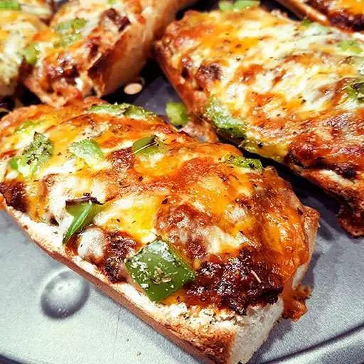 Beef Ragù Pizza Bread