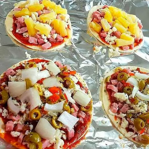 Holli's Kitchen Tiny Pizzas