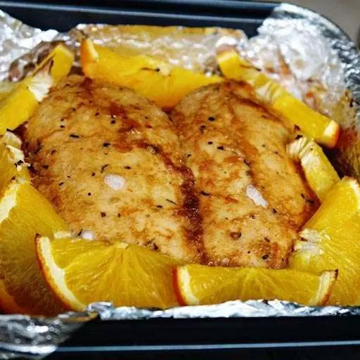 Курячі грудки, запечені з апельсинами