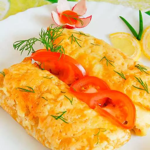 Яєчні млинці, запечені в духовці з куркою та грибами