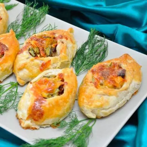 Човники з листкового тіста