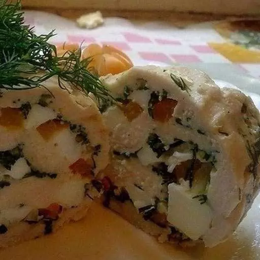 Рулет курячий з овочами
