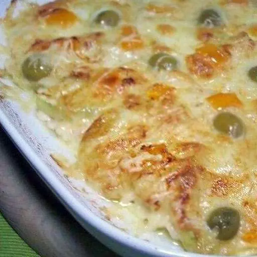 Запеканка из курицы и кабачков